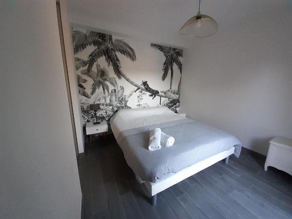 Bed and Breakfast La Petite Bicoque Сен-Сюльяк Экстерьер фото